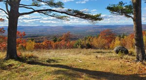 This Little-Known Scenic Spot In New Hampshire That Comes Alive With Color Come Fall