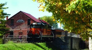 This 20-Mile Train Ride Is The Most Relaxing Way To Enjoy Indiana Scenery