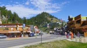 There’s A Tiny Town In South Dakota Completely Surrounded By Breathtaking Natural Beauty