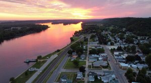 The Charming Small Town in Wisconsin That’s Perfect For A Fall Day Trip