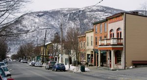 The Charming Small Town in New York That’s Perfect For A Fall Day Trip