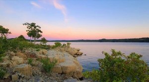 The Hidden Beach In Arkansas With Clear Waters That Rival The Caribbean