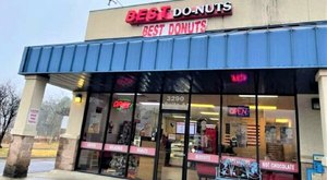 The Glazed Donuts From Best Do-Nuts In Arkansas Are So Good, They Practically Melt In Your Mouth