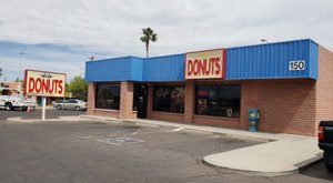 The Glazed Donuts From Donut King In Arizona Are So Good, They Practically Melt In Your Mouth