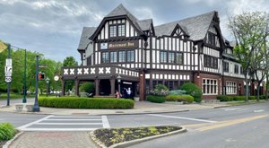 The Scenic Drive In Ohio That Runs Straight Through The Charming Small Town Of Mariemont