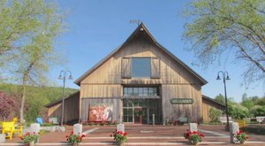 The Coolest Visitor Center In Vermont Has A Lovely Rest Area With Scenic Views