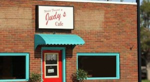 This Tiny But Delicious Restaurant In Kansas Proves That Good Things Come In Small Packages