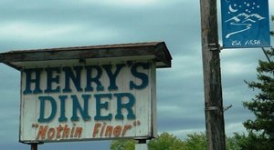 The Small-Town Diner Where Locals Catch Up Over Prime Rib And Sundaes